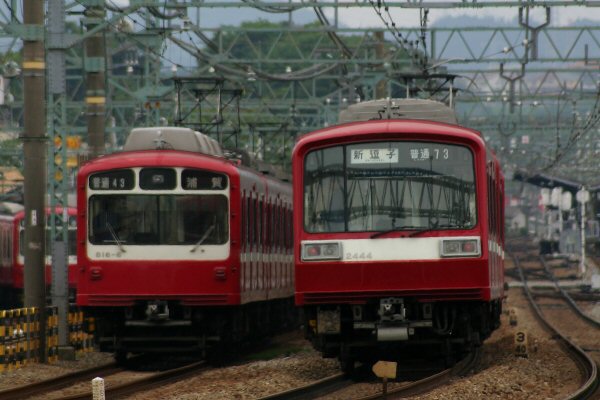 20050522京急800と2000.JPG